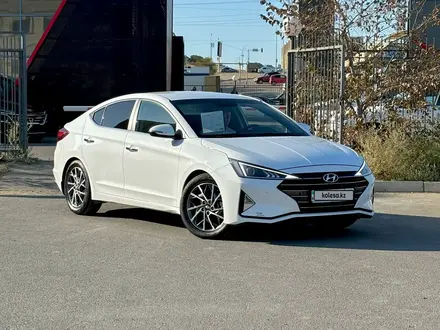 Hyundai Elantra 2019 года за 9 100 000 тг. в Актау