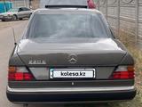 Mercedes-Benz E 220 1993 годаfor2 500 000 тг. в Тараз – фото 4