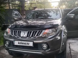 Mitsubishi L200, 2015
