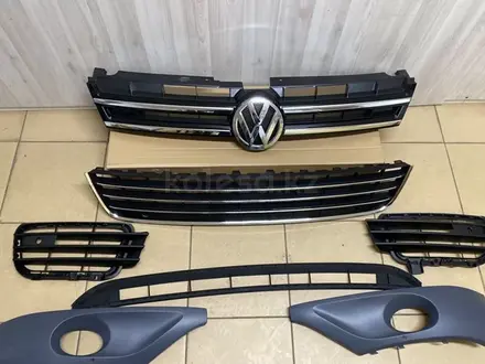 Решетка радиатора Volkswagen Touareg за 1 000 тг. в Астана