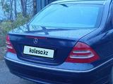 Mercedes-Benz C 180 2002 года за 2 000 000 тг. в Экибастуз – фото 5