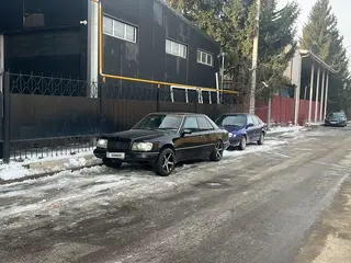 Mercedes-Benz E 230