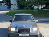 Mercedes-Benz E 220 1993 годаүшін2 250 000 тг. в Алматы