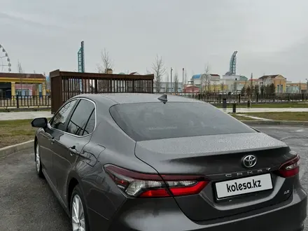 Toyota Camry 2021 года за 12 800 000 тг. в Актау – фото 3