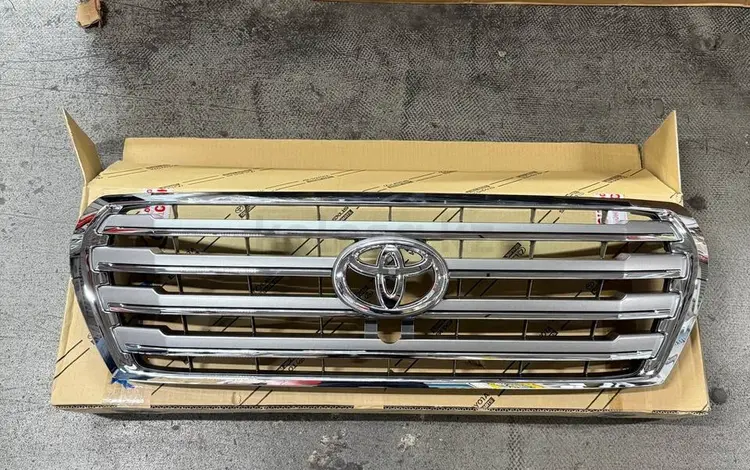 Решетка радиатора Toyota Land Cruiser 200 за 135 000 тг. в Алматы