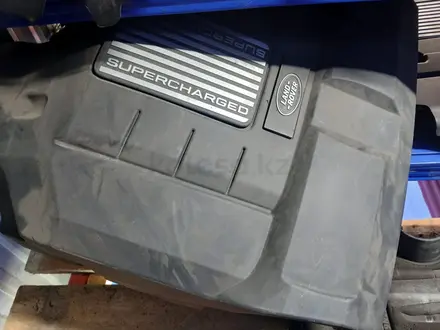 Декор крышка двигателя Range Rover L319 L320 L322 L405 L494 L462 L538 L560 за 1 000 тг. в Алматы – фото 2