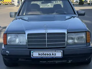 Mercedes-Benz E 230