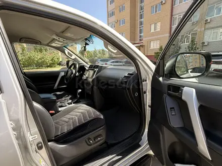 Toyota Land Cruiser Prado 2019 года за 23 000 000 тг. в Актобе – фото 13