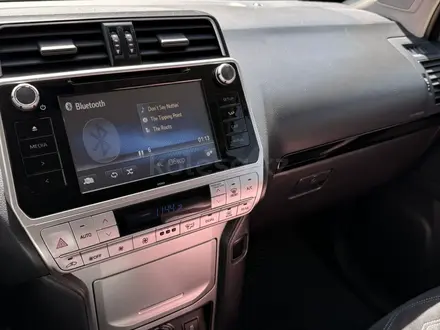 Toyota Land Cruiser Prado 2019 года за 23 000 000 тг. в Актобе – фото 4