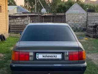 Audi 100