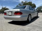 Mercedes-Benz E 320 2000 года за 5 900 000 тг. в Алматы – фото 5