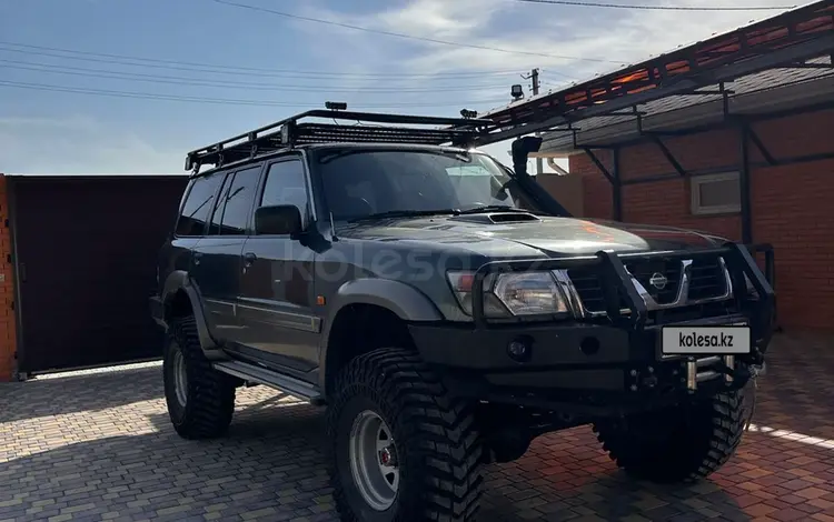 Nissan Patrol 2000 года за 17 000 000 тг. в Атырау
