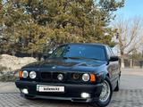 BMW 520 1990 года за 2 400 000 тг. в Алматы