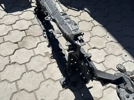 Суппорт радиатора Hyundai за 100 000 тг. в Караганда – фото 8