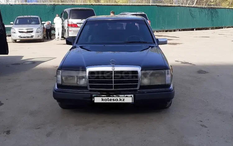 Mercedes-Benz E 200 1993 года за 1 300 000 тг. в Актобе