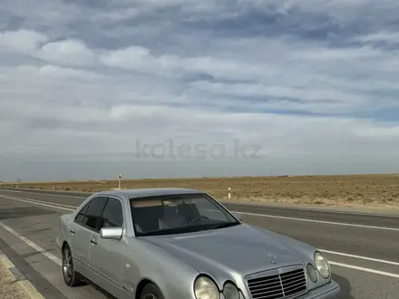 Mercedes-Benz E 320 1997 года за 3 000 000 тг. в Актау – фото 12