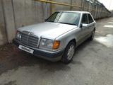 Mercedes-Benz E 300 1990 годаfor1 300 000 тг. в Алматы