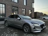 Hyundai Sonata 2021 годаүшін10 300 000 тг. в Семей – фото 4