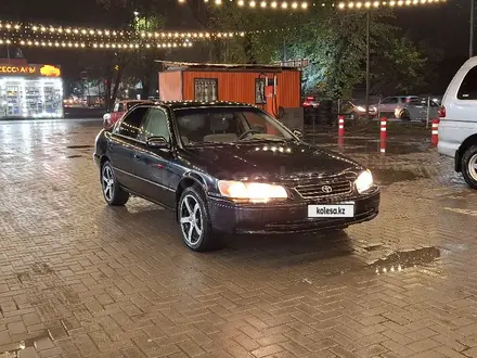 Toyota Camry 2001 года за 3 200 000 тг. в Алматы – фото 22