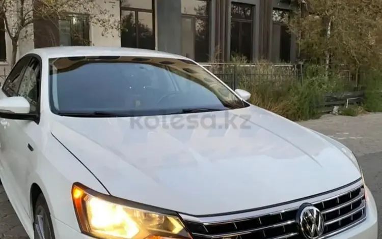 Volkswagen Passat 2017 года за 7 300 000 тг. в Атырау