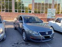 Volkswagen Passat 2005 года за 3 000 000 тг. в Шымкент