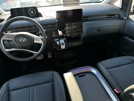Hyundai Staria 2024 года за 26 390 000 тг. в Петропавловск – фото 28
