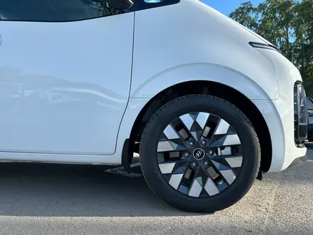 Hyundai Staria 2024 года за 26 390 000 тг. в Петропавловск – фото 3