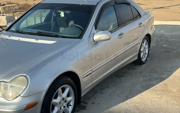 Mercedes-Benz C 200 2004 года за 4 300 000 тг. в Актау