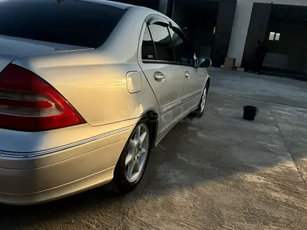 Mercedes-Benz C 200 2004 года за 4 300 000 тг. в Актау – фото 4