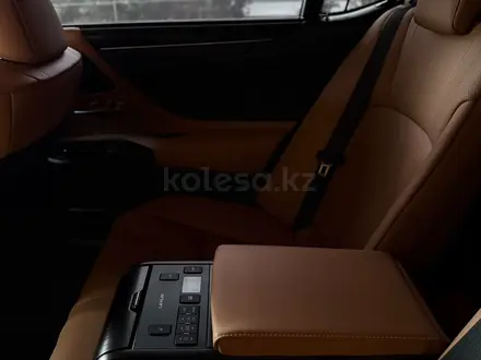Lexus ES 300h 2025 года за 33 500 000 тг. в Шымкент – фото 10