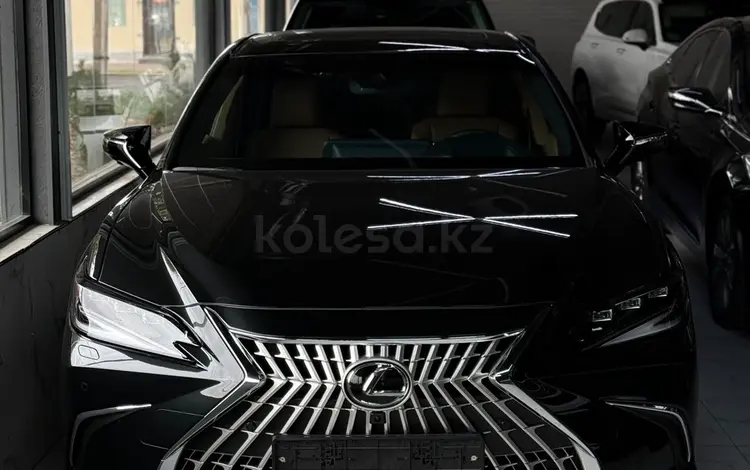 Lexus ES 300h 2025 годаүшін33 500 000 тг. в Шымкент