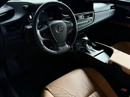 Lexus ES 300h 2025 года за 33 500 000 тг. в Шымкент – фото 5