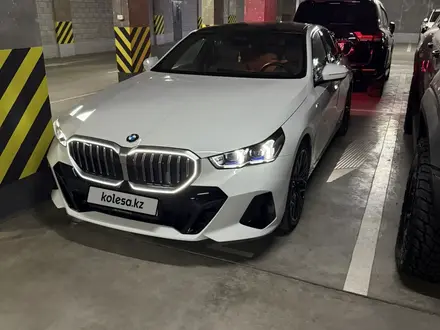 BMW 530 2024 года за 38 000 000 тг. в Алматы – фото 2