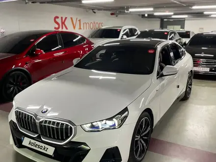 BMW 530 2024 года за 38 000 000 тг. в Алматы – фото 20