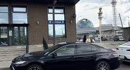Toyota Camry 2023 годаүшін18 500 000 тг. в Астана – фото 2