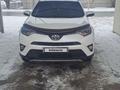 Toyota RAV4 2017 года за 11 000 000 тг. в Семей