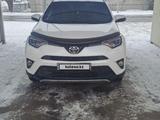Toyota RAV4 2017 годаүшін11 000 000 тг. в Семей