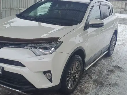 Toyota RAV4 2017 года за 11 000 000 тг. в Семей – фото 2