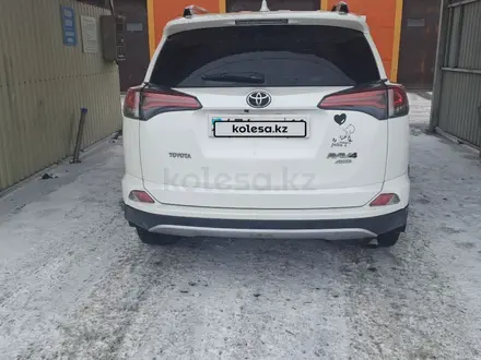 Toyota RAV4 2017 года за 11 000 000 тг. в Семей – фото 4