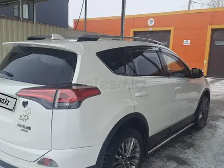 Toyota RAV4 2017 года за 11 000 000 тг. в Семей – фото 5