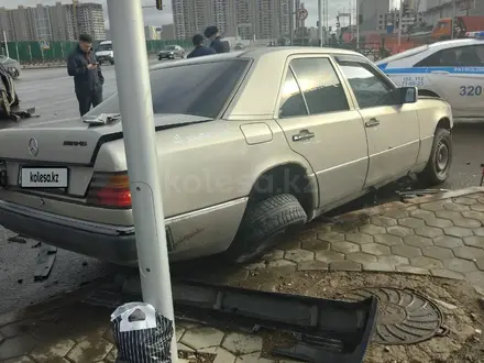 Mercedes-Benz E 200 1992 года за 700 000 тг. в Астана