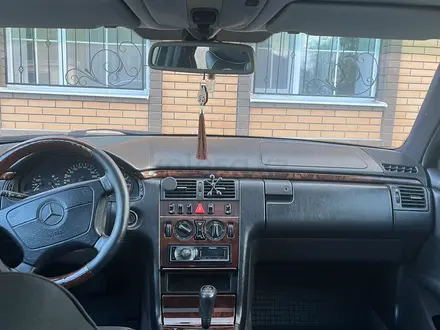 Mercedes-Benz E 280 1998 года за 3 400 000 тг. в Кокшетау – фото 5