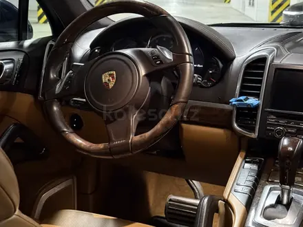 Porsche Cayenne 2012 года за 16 500 000 тг. в Алматы – фото 21