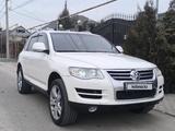 Volkswagen Touareg 2008 года за 8 200 000 тг. в Алматы