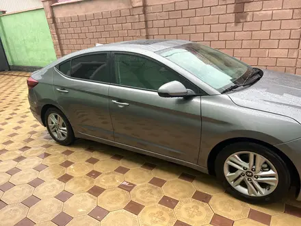 Hyundai Elantra 2019 года за 8 400 000 тг. в Шымкент – фото 3