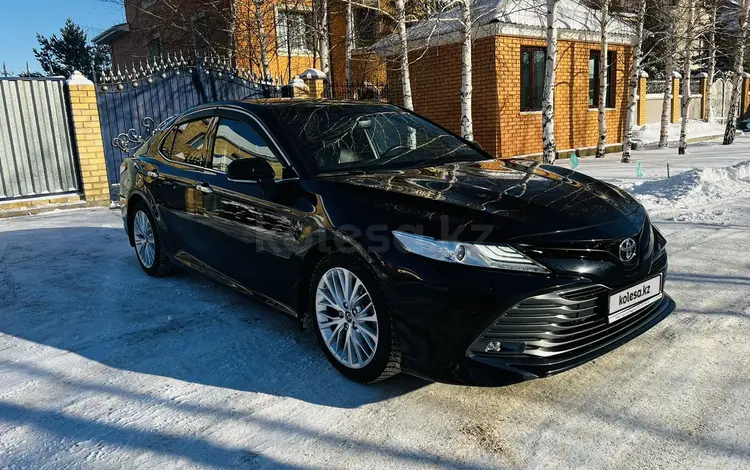 Toyota Camry 2019 года за 17 500 000 тг. в Астана