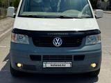 Volkswagen Transporter 2005 года за 7 900 000 тг. в Караганда