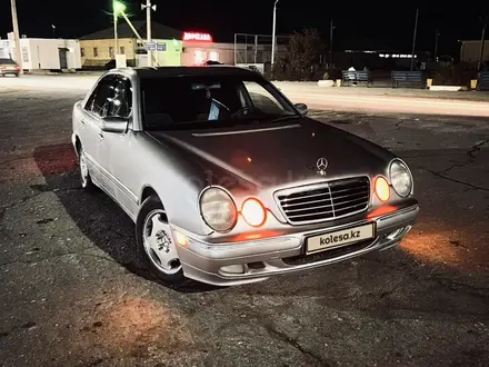 Mercedes-Benz E 320 2001 года за 3 800 000 тг. в Жанаозен – фото 5