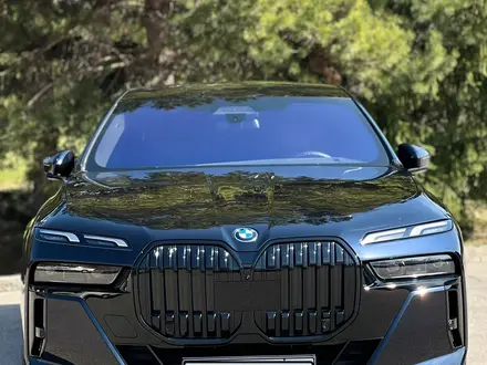 BMW i7 2022 года за 93 000 000 тг. в Алматы – фото 2