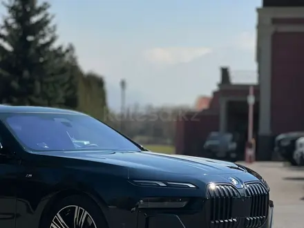 BMW i7 2022 года за 93 000 000 тг. в Алматы – фото 6